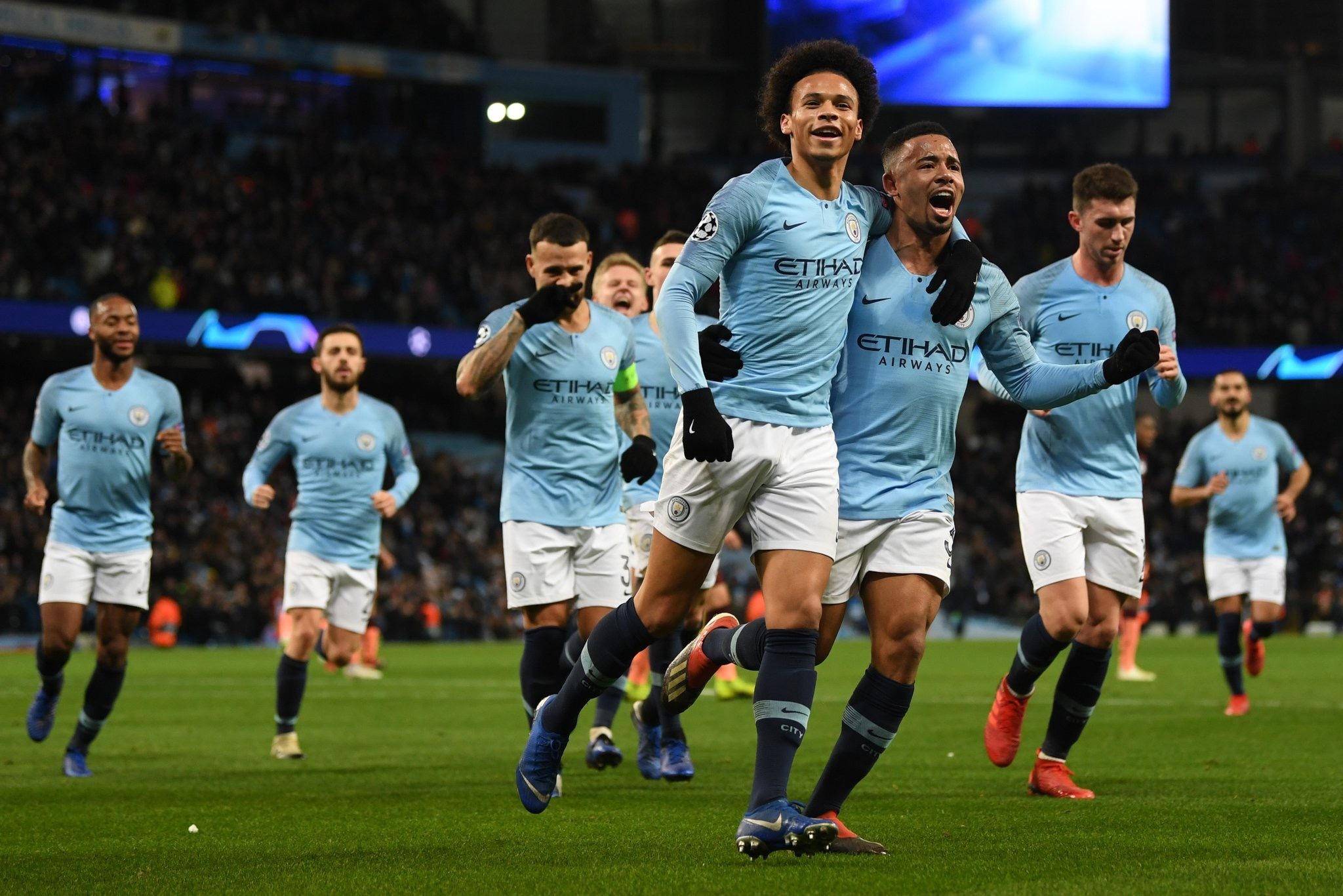 表现引人关 表现引人关